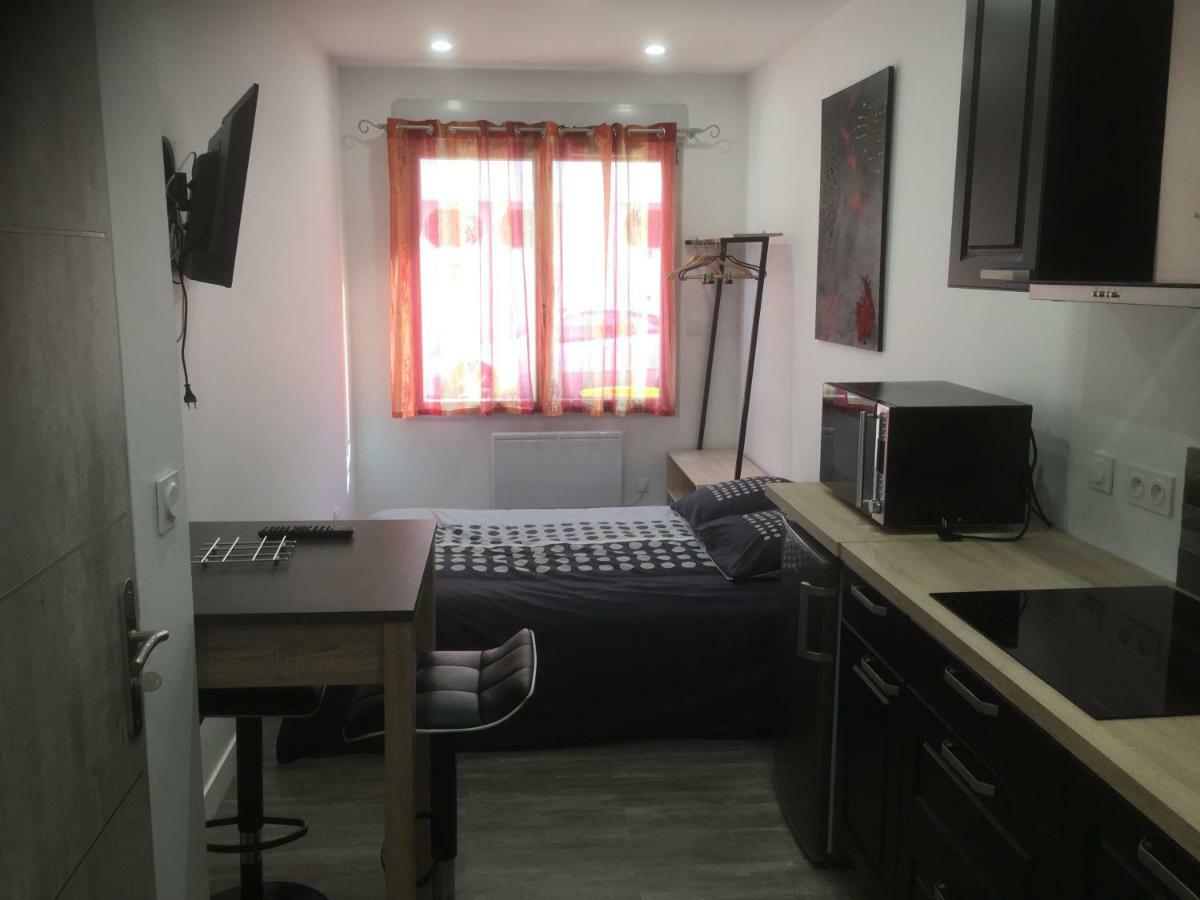 Le Studio De Moliere Montluçon Εξωτερικό φωτογραφία