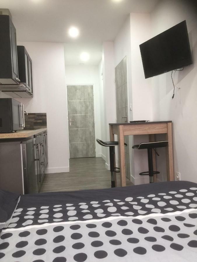 Le Studio De Moliere Montluçon Εξωτερικό φωτογραφία